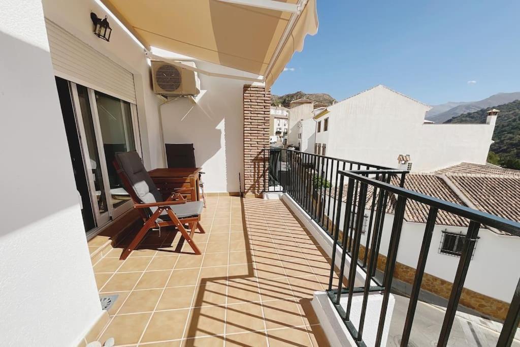 Balcon Hacia La Montana Apartamento Guejar Sierra Exterior foto